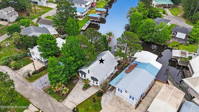 6330 Shawnee Street, Kiln, MS 39556