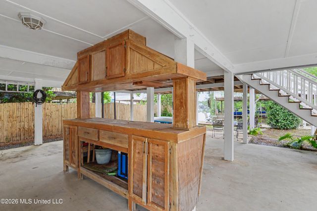 6330 Shawnee Street, Kiln, MS 39556