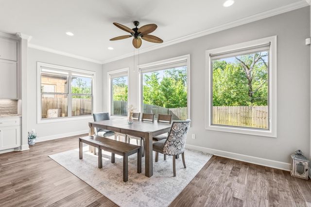 301 Kanis Ridge Dr, Little Rock, AR 72223