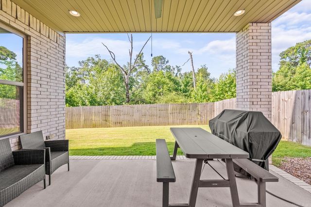 301 Kanis Ridge Dr, Little Rock, AR 72223