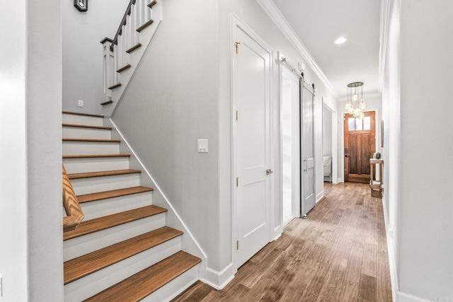 301 Kanis Ridge Dr, Little Rock, AR 72223