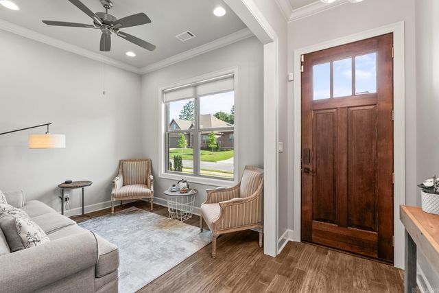 301 Kanis Ridge Dr, Little Rock, AR 72223