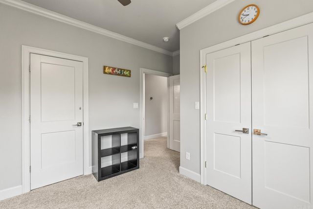 301 Kanis Ridge Dr, Little Rock, AR 72223