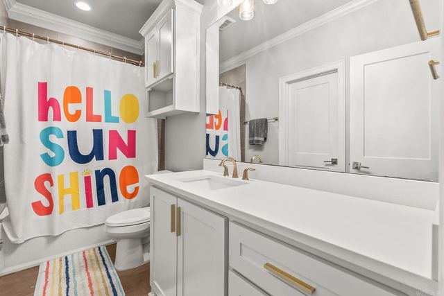 301 Kanis Ridge Dr, Little Rock, AR 72223