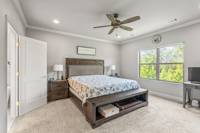 301 Kanis Ridge Dr, Little Rock, AR 72223