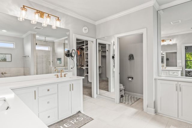 301 Kanis Ridge Dr, Little Rock, AR 72223