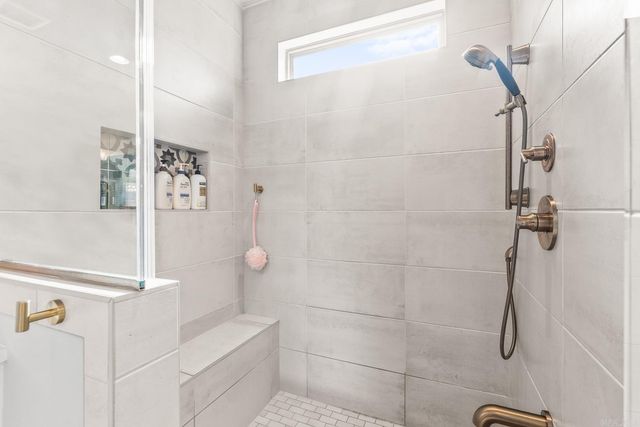 301 Kanis Ridge Dr, Little Rock, AR 72223