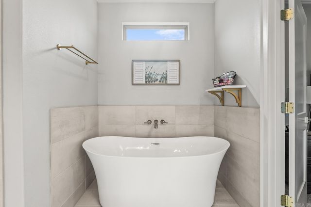 301 Kanis Ridge Dr, Little Rock, AR 72223