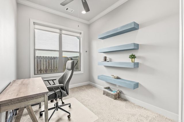 301 Kanis Ridge Dr, Little Rock, AR 72223