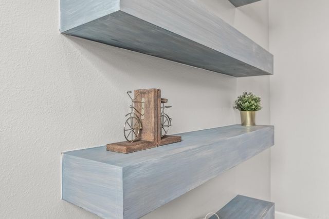 301 Kanis Ridge Dr, Little Rock, AR 72223