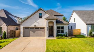 301 Kanis Ridge Dr, Little Rock, AR 72223