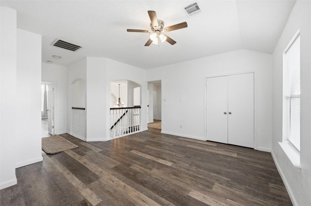 3901 Silver Meadow Lane, Grand Prairie, TX 75052