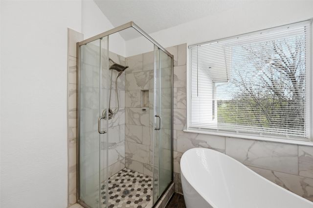 3901 Silver Meadow Lane, Grand Prairie, TX 75052