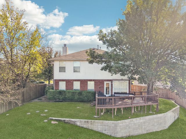 3901 Silver Meadow Lane, Grand Prairie, TX 75052