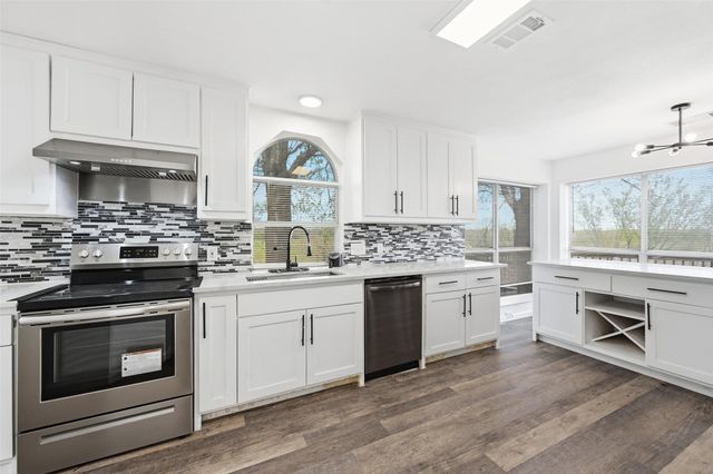 3901 Silver Meadow Lane, Grand Prairie, TX 75052