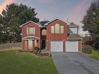 3901 Silver Meadow Lane, Grand Prairie, TX 75052