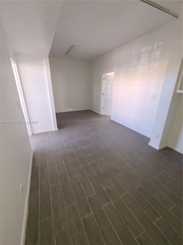 2406 E Oakland Park Boulevard, Fort Lauderdale, FL 33306
