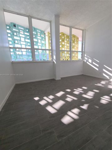 2406 E Oakland Park Boulevard, Fort Lauderdale, FL 33306