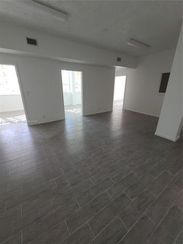 2406 E Oakland Park Boulevard, Fort Lauderdale, FL 33306