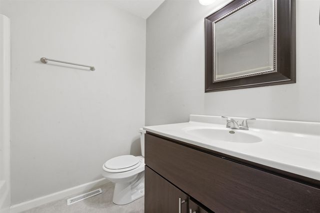 925 E Betsy Ross Dr, Andover, KS 67002