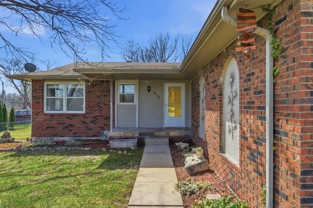 925 E Betsy Ross Dr, Andover, KS 67002