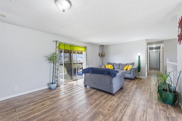 925 E Betsy Ross Dr, Andover, KS 67002