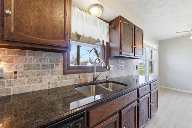 925 E Betsy Ross Dr, Andover, KS 67002