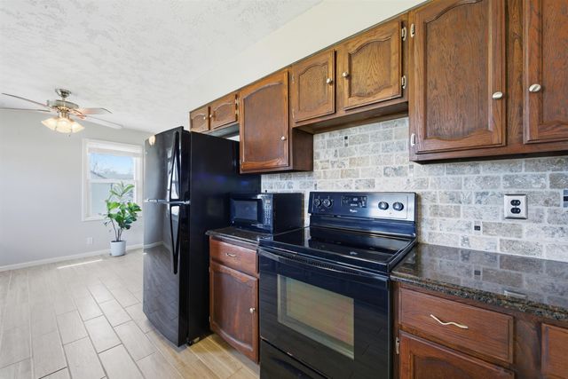 925 E Betsy Ross Dr, Andover, KS 67002