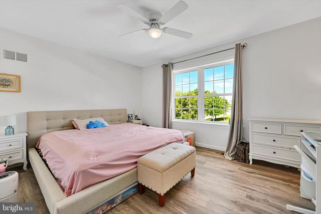 214 LOGHES DR, Manheim, PA 17545