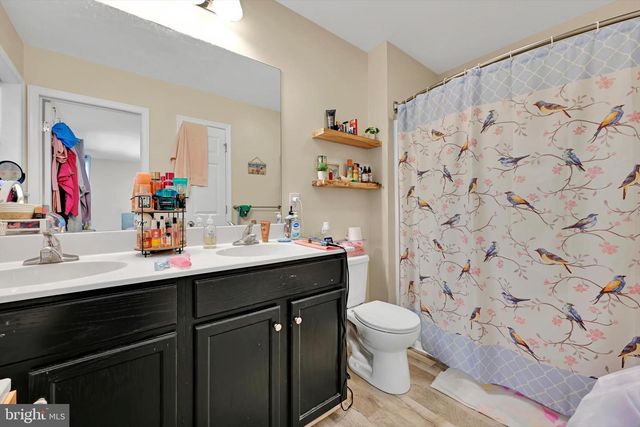 214 LOGHES DR, Manheim, PA 17545