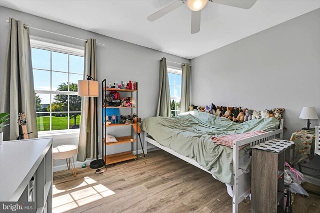 214 LOGHES DR, Manheim, PA 17545