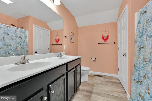 214 LOGHES DR, Manheim, PA 17545