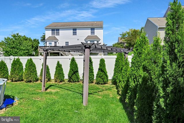 214 LOGHES DR, Manheim, PA 17545