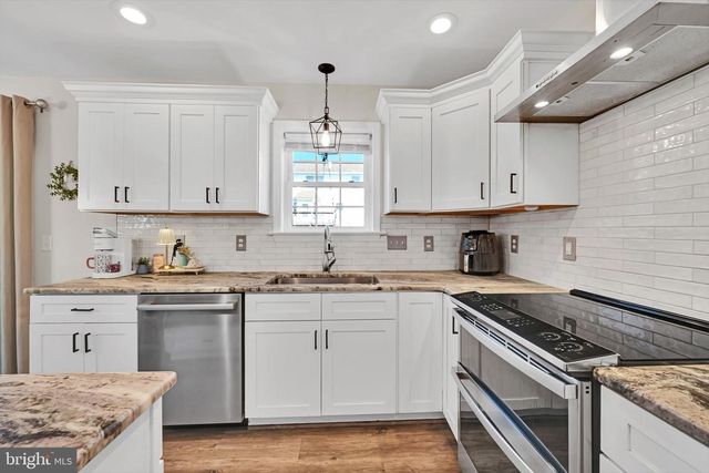 214 LOGHES DR, Manheim, PA 17545