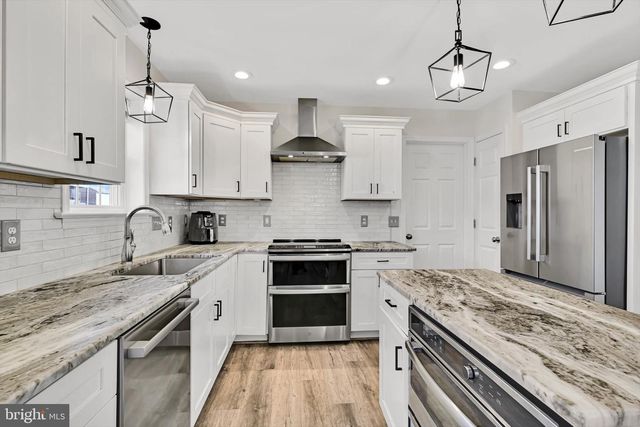 214 LOGHES DR, Manheim, PA 17545