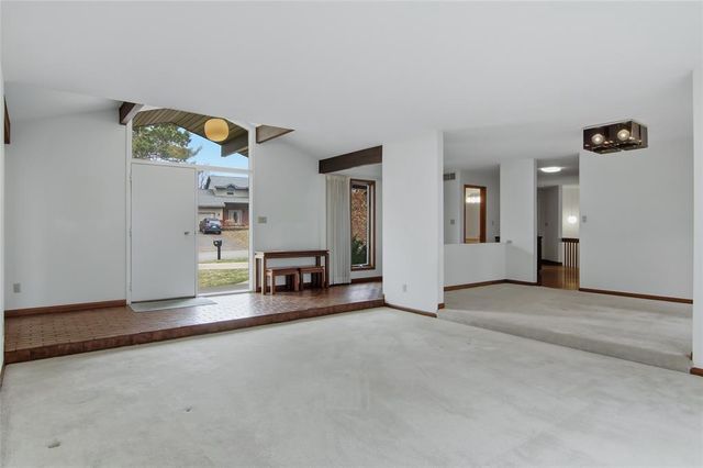 4322 Woodridge Drive, Eau Claire, WI 54701