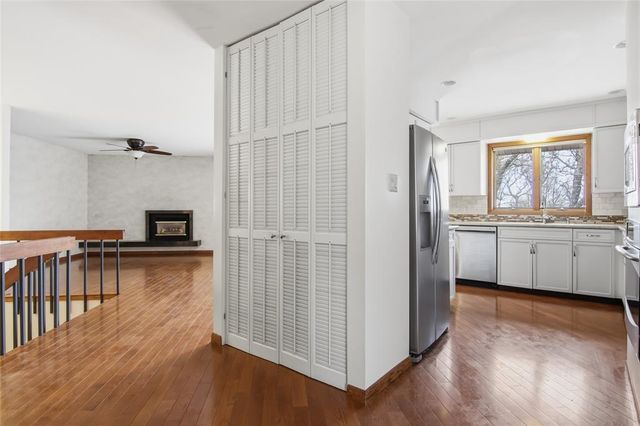 4322 Woodridge Drive, Eau Claire, WI 54701