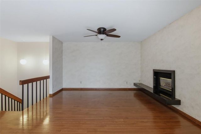 4322 Woodridge Drive, Eau Claire, WI 54701