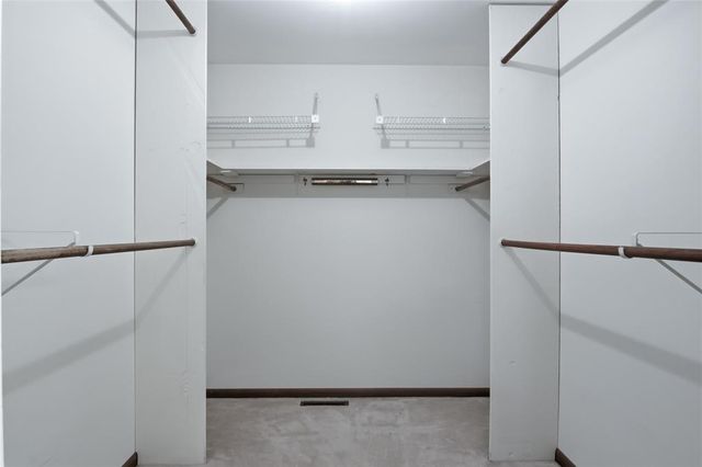 4322 Woodridge Drive, Eau Claire, WI 54701