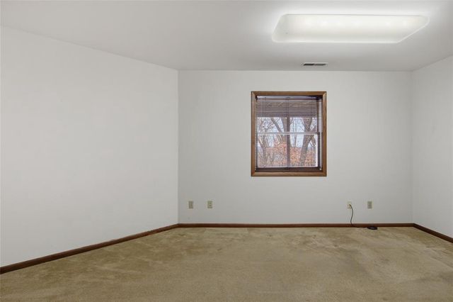 4322 Woodridge Drive, Eau Claire, WI 54701