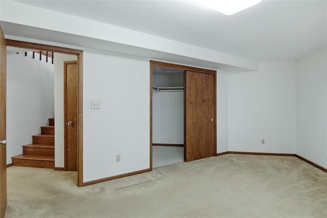 4322 Woodridge Drive, Eau Claire, WI 54701