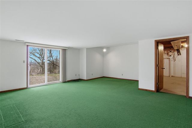 4322 Woodridge Drive, Eau Claire, WI 54701