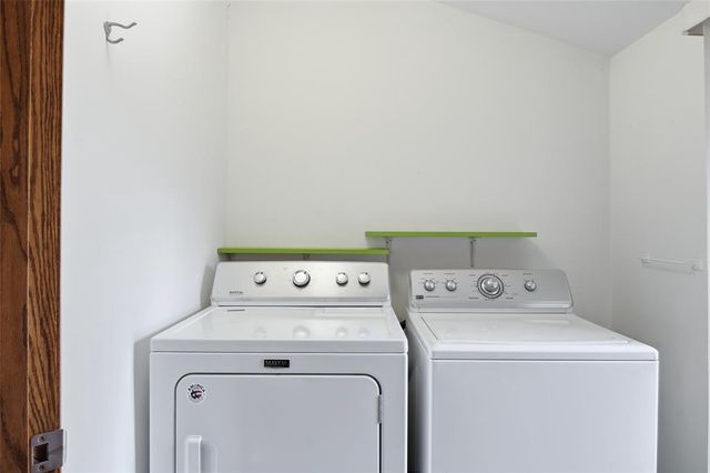 4322 Woodridge Drive, Eau Claire, WI 54701