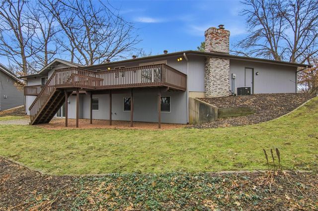 4322 Woodridge Drive, Eau Claire, WI 54701