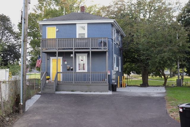 11 Palmer St, Fall River, MA 02724