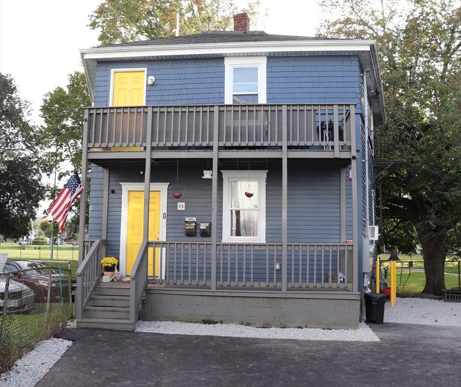 11 Palmer St, Fall River, MA 02724