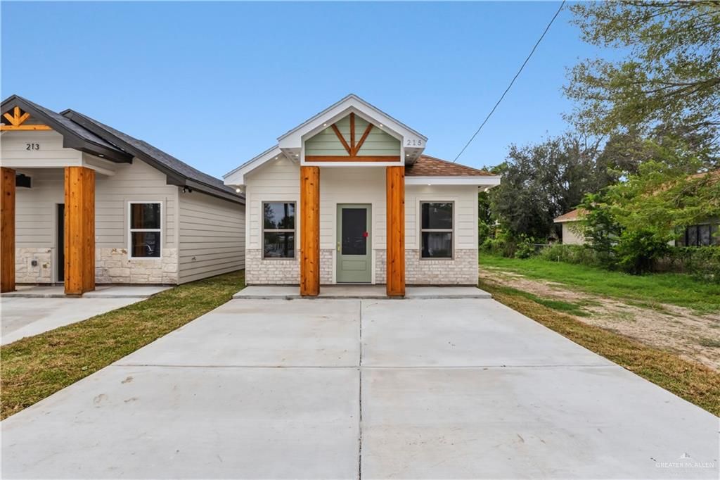 215 W Bell Avenue, Pharr, TX 78577