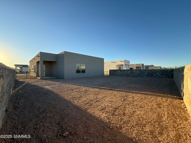 7664 Alila Way, Las Cruces, NM 88012