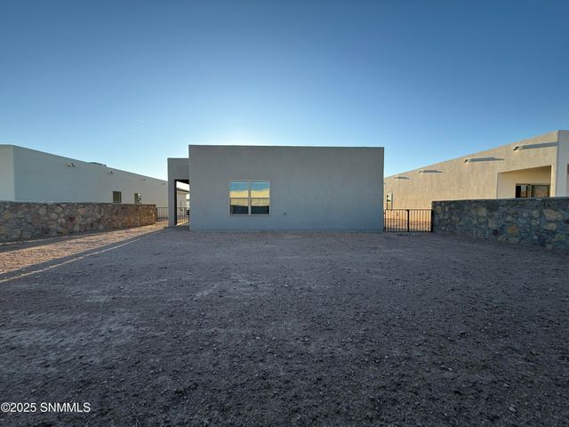 7664 Alila Way, Las Cruces, NM 88012