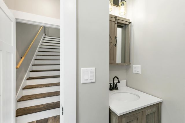 4 Remington Court, Tuftonboro, NH 03816